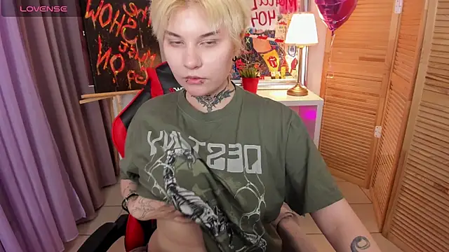 Snapshot of mekurisu chatting on February 28, 2025, 7:37 am mekurisu online show from February 28, 2025, 7:37 am