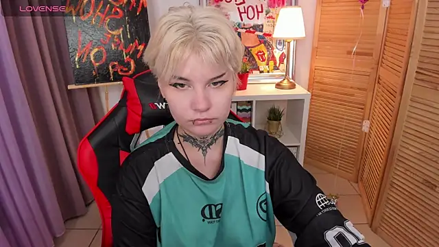 Snapshot of mekurisu chatting on March 10, 2025, 4:38 am mekurisu online show from March 10, 2025, 4:38 am