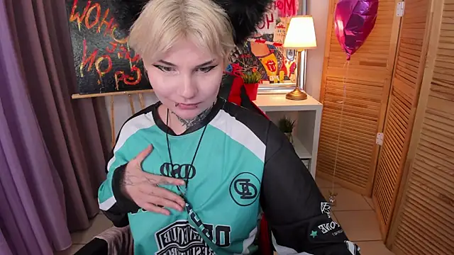 Snapshot of mekurisu chatting on March 14, 2025, 4:21 am mekurisu online show from March 14, 2025, 4:21 am