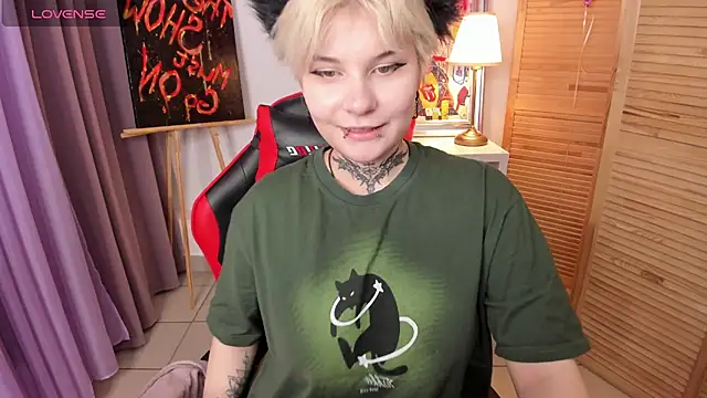 Snapshot of mekurisu chatting on March 22, 2025, 4:24 am mekurisu online show from March 22, 2025, 4:24 am