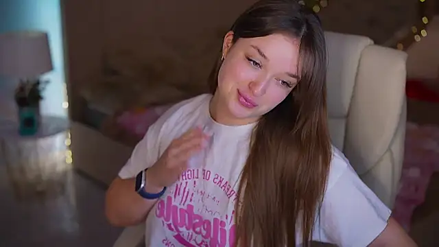 Snapshot of DonnaLustt chatting on February 23, 2026, 8:20 pm DonnaLustt online show from February 23, 2026, 8:20 pm