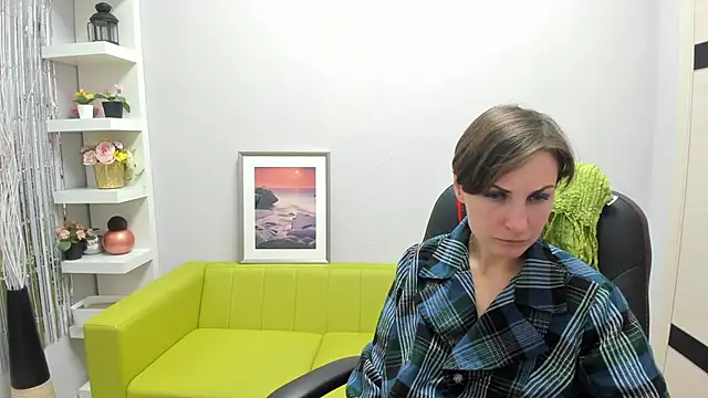 Snapshot of AuroraScript chatting on February 26, 2025, 3:32 pm AuroraScript online show from February 26, 2025, 3:32 pm