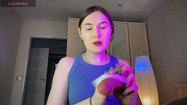 Maria Bowie online show from May 28, 2026, 5:37 am
