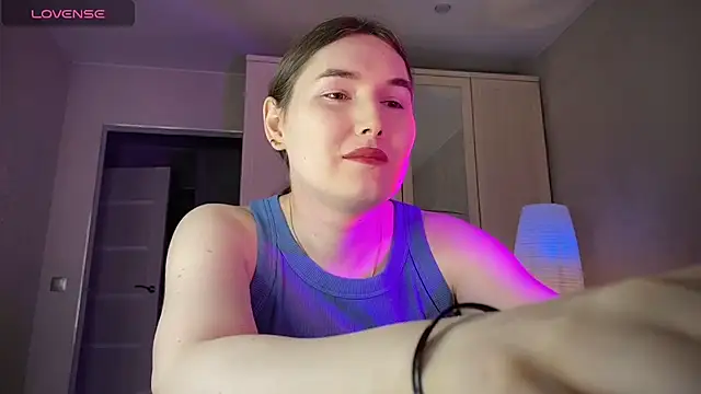 Maria Bowie online show from May 21, 2026, 5:49 am