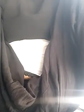 Snapshot of saloni19881 chatting on September 12, 2025, 3:28 am saloni19881 online show from September 12, 2025, 3:28 am