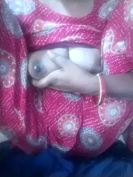 Snapshot of saloni19881 chatting on March 1, 2025, 3:10 am saloni19881 online show from March 1, 2025, 3:10 am