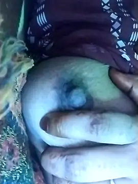 Snapshot of saloni19881 chatting on October 3, 2025, 3:52 am saloni19881 online show from October 3, 2025, 3:52 am