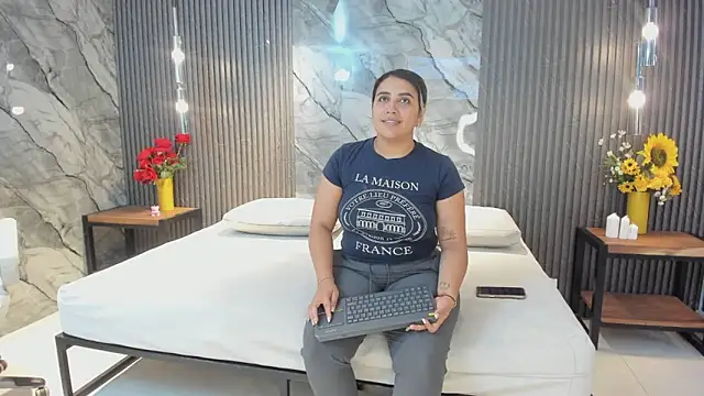 julietha taylor online show from May 29, 2026, 2:06 am