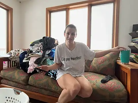 MissSwitch online show from February 17, 2025, 3:44 pm