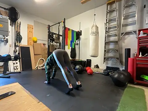 MissSwitch online show from December 2, 2024, 6:16 pm