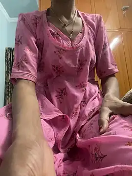 HotRiyacpl online show from December 18, 2025, 4:55 pm