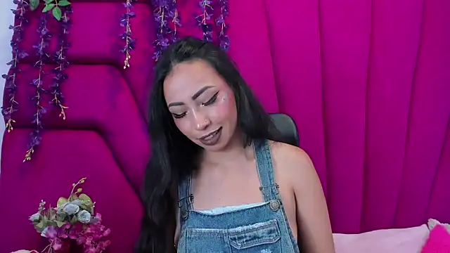 nathalia pink online show from June 3, 2026, 3:29 am