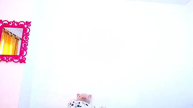 Snapshot of SaraBlosson chatting on March 19, 2025, 8:54 pm SaraBlosson online show from March 19, 2025, 8:54 pm