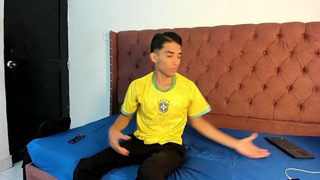 boys yourparty online show from September 30, 2025, 1:06 pm