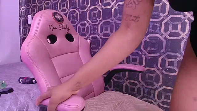 franyelimss online show from September 12, 2025, 7:13 pm