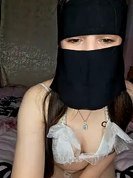 Snapshot of tia47 chatting on February 12, 2025, 6:40 pm tia47 online show from February 12, 2025, 6:40 pm