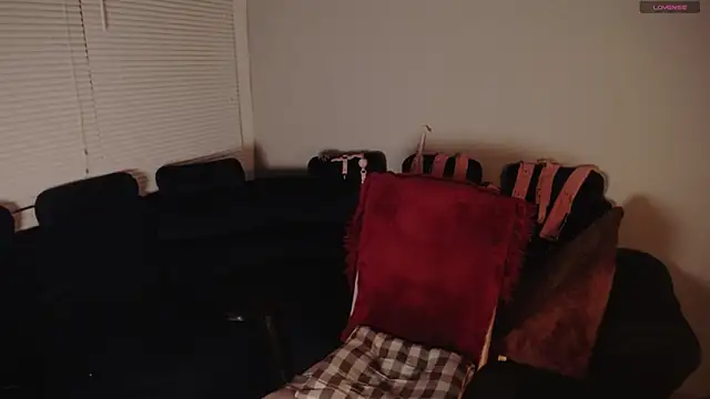 Snapshot of Scarllett_BDSM chatting on October 7, 2025, 4:35 am Scarllett BDSM online show from October 7, 2025, 4:35 am