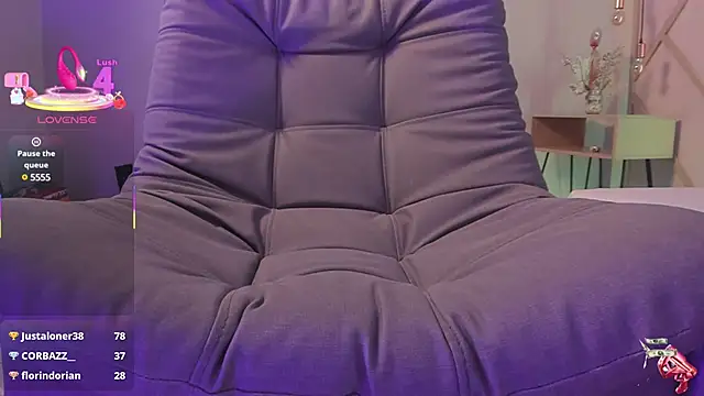 SophieHarris  online show from March 11, 2025, 10:42 pm