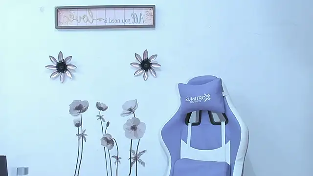 Snapshot of AnneGagner chatting on January 3, 2025, 10:40 pm AnneGagner online show from January 3, 2025, 10:40 pm