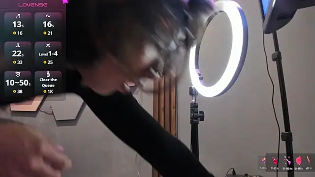 HOTTY RED  online show from March 7, 2025, 9:17 pm