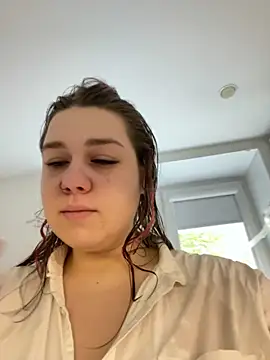 SuzieMurray online show from October 4, 2025, 11:12 am