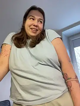 SuzieMurray online show from November 21, 2025, 8:46 am