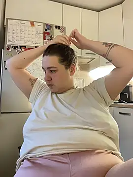 SuzieMurray online show from November 27, 2025, 6:47 am