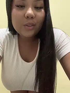 nanaypretinha online show from April 10, 2026, 3:02 am