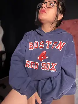 Snapshot of Im_Little chatting on February 22, 2025, 6:50 am Im Little online show from February 22, 2025, 6:50 am