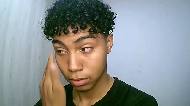 sexy diamante  online show from November 2, 2025, 3:28 pm