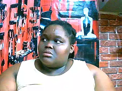 Snapshot of EbonyHotBuns chatting on September 9, 2025, 5:39 am EbonyHotBuns online show from September 9, 2025, 5:39 am