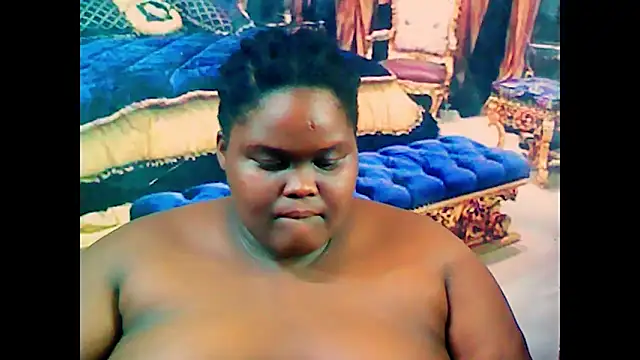 Snapshot of EbonyHotBuns chatting on March 14, 2025, 12:10 am EbonyHotBuns online show from March 14, 2025, 12:10 am