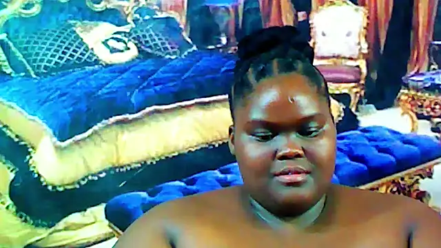 Snapshot of EbonyHotBuns chatting on March 18, 2025, 12:17 pm EbonyHotBuns online show from March 18, 2025, 12:17 pm