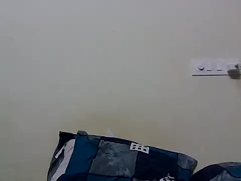 nick05inch online show from November 12, 2025, 1:37 pm