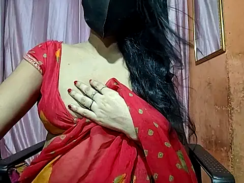 poojaxxx65 online show from September 15, 2025, 9:21 am