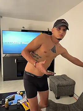 Snapshot of ArturoDelgado1 chatting on March 28, 2026, 4:30 pm ArturoDelgado1 online show from March 28, 2026, 4:30 pm