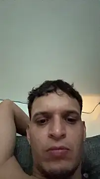 Snapshot of ArturoDelgado1 chatting on April 16, 2026, 12:44 am ArturoDelgado1 online show from April 16, 2026, 12:44 am