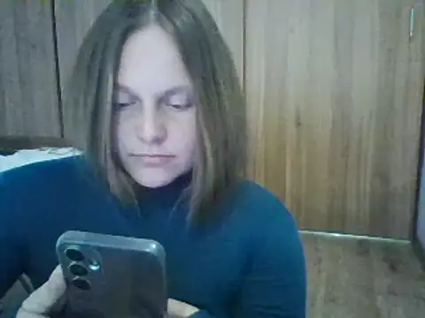 Evasapples online show from February 26, 2025, 8:25 pm