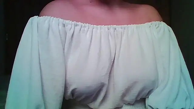 Evasapples online show from November 7, 2025, 7:29 pm