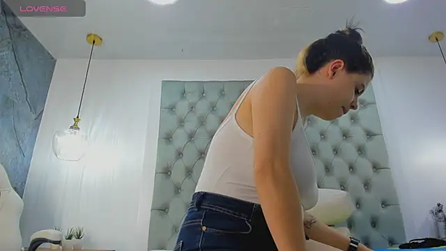 dorothy vegga online show from March 21, 2025, 12:40 am