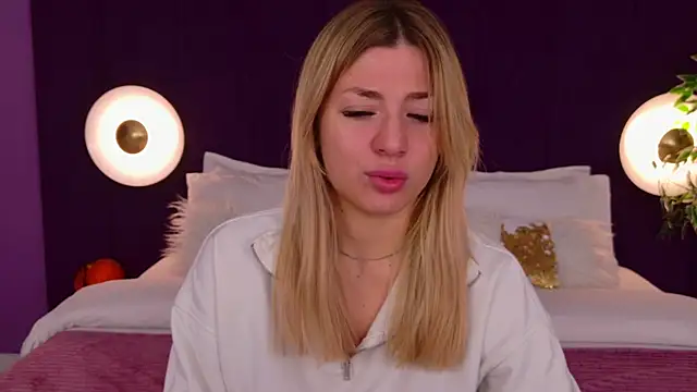 HelenaMorgan online show from October 21, 2025, 3:06 am