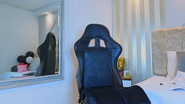 Tayra Pradit online show from March 23, 2026, 7:03 pm