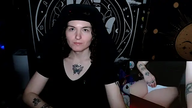 Snapshot of BrandiWRLD_999 chatting on October 1, 2025, 9:07 pm BrandiWRLD 999 online show from October 1, 2025, 9:07 pm