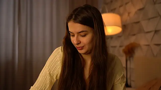 elisa moon online show from February 14, 2026, 9:42 am