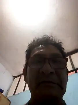 ardiente47 online show from October 23, 2025, 6:50 pm