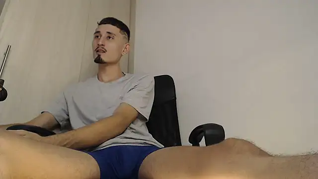 enzo 0814 online show from February 13, 2025, 4:54 am