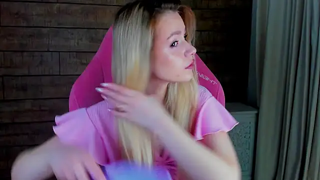 MilanaBalmain online show from March 2, 2026, 4:24 am