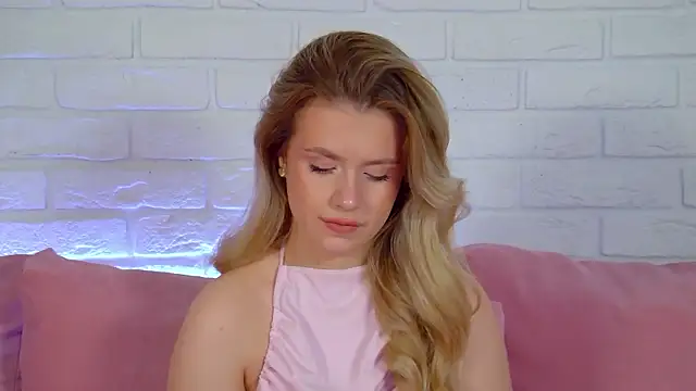 MilanaBalmain online show from April 11, 2026, 4:20 am