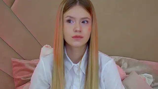 MilanaBalmain online show from October 20, 2025, 4:14 am