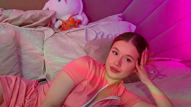 MilanaBalmain online show from March 3, 2025, 1:56 pm